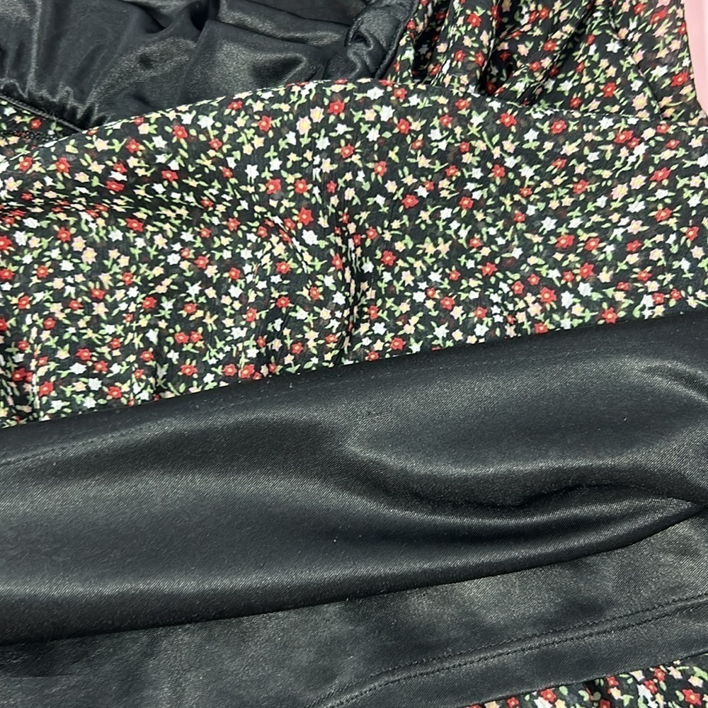 Beechers Brook Floral Skirt Ruffle - Picture 5 of 9